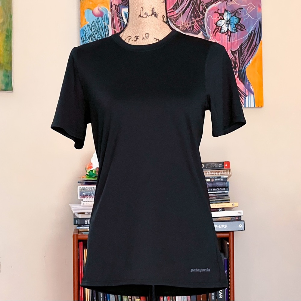 Patagonia CAPILENE 1 Woman’s Silk Weight  T-Shirt Size Medium EUC